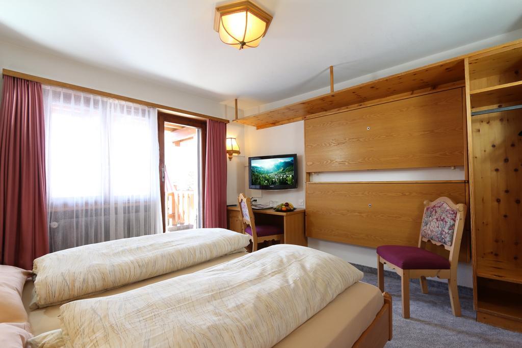 Hotel Alphubel ซาสฟี ภายนอก รูปภาพ